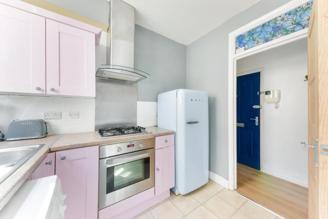 Cozy 1-Bed Apartment In Brixton Лондон Экстерьер фото