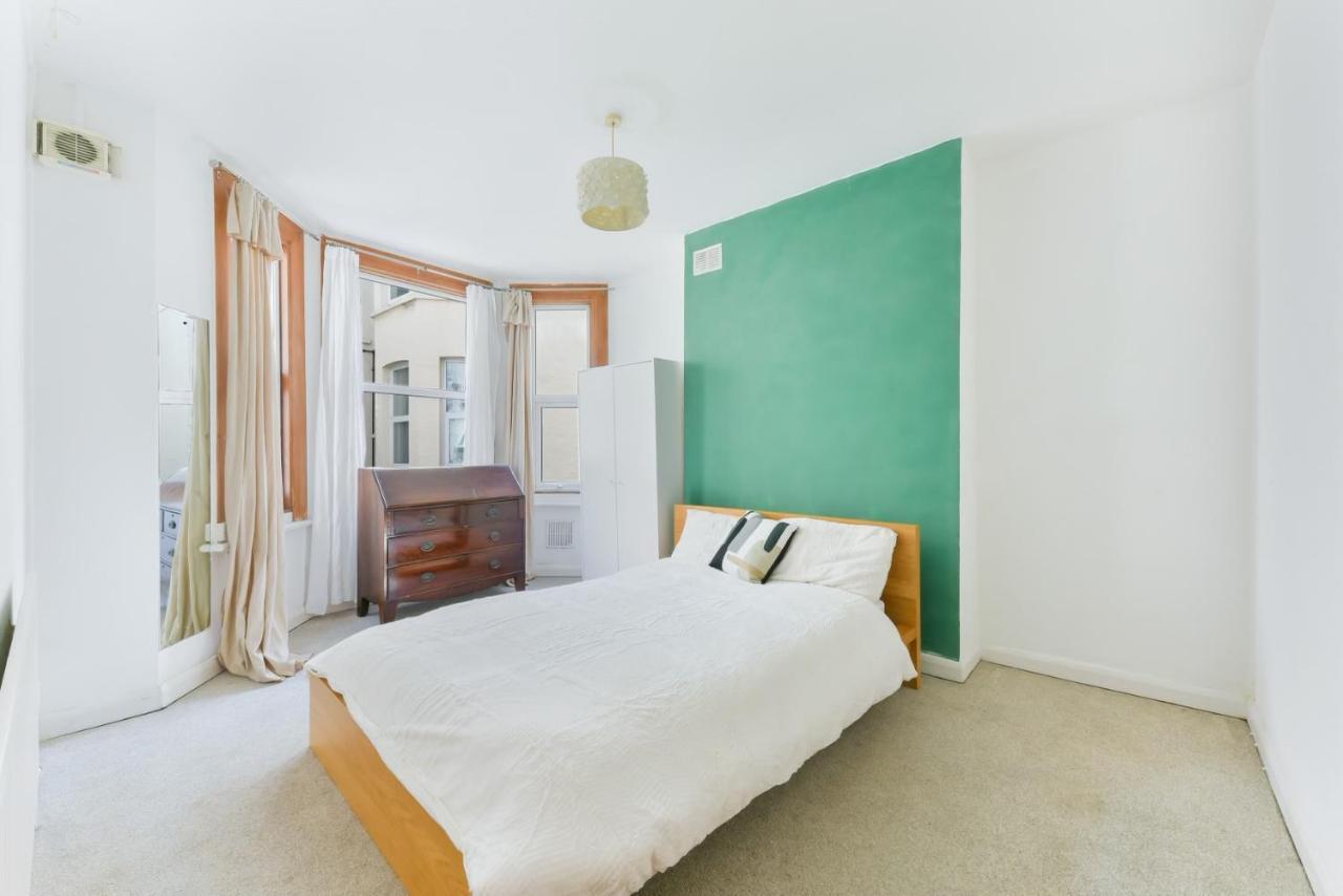 Cozy 1-Bed Apartment In Brixton Лондон Экстерьер фото
