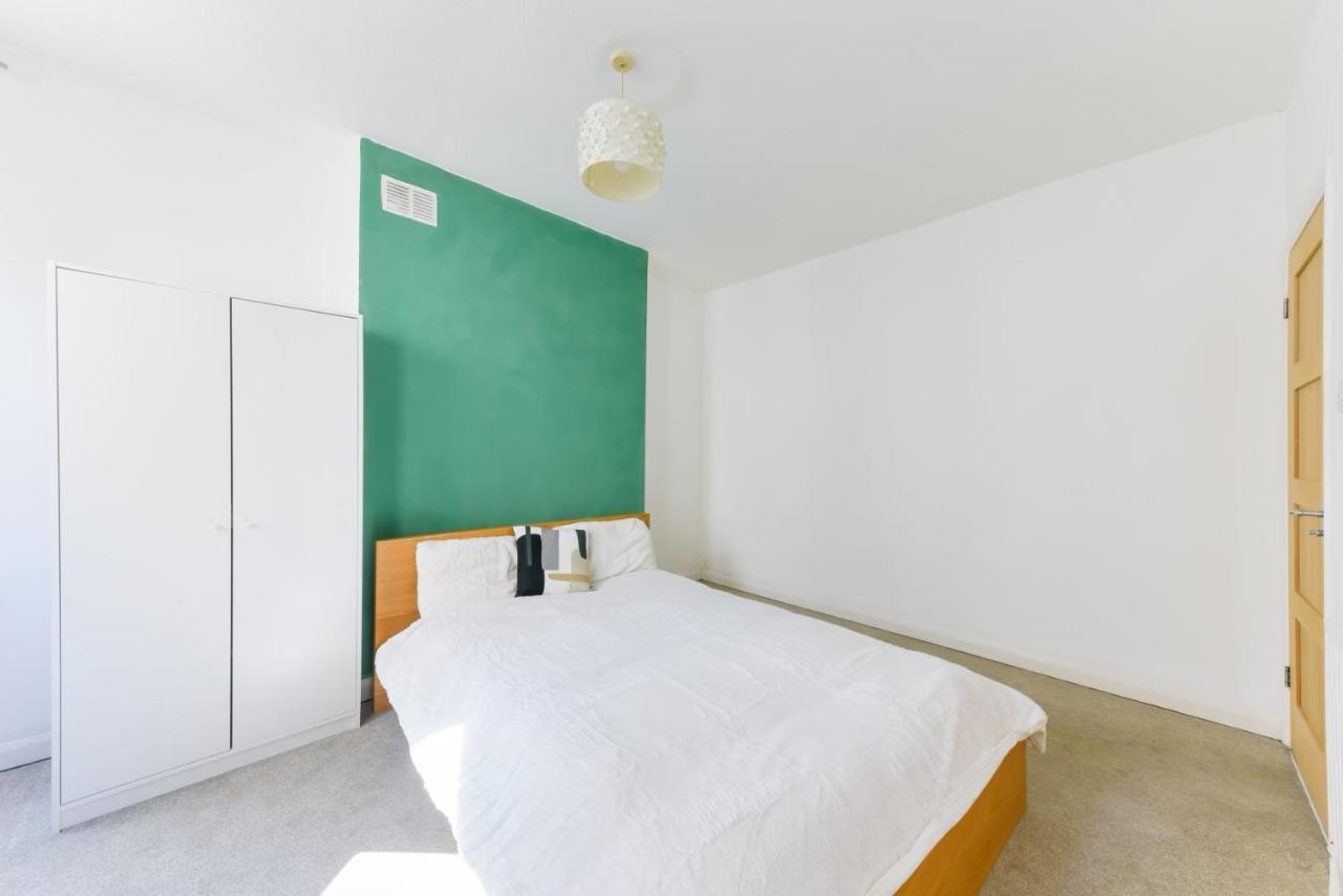 Cozy 1-Bed Apartment In Brixton Лондон Экстерьер фото